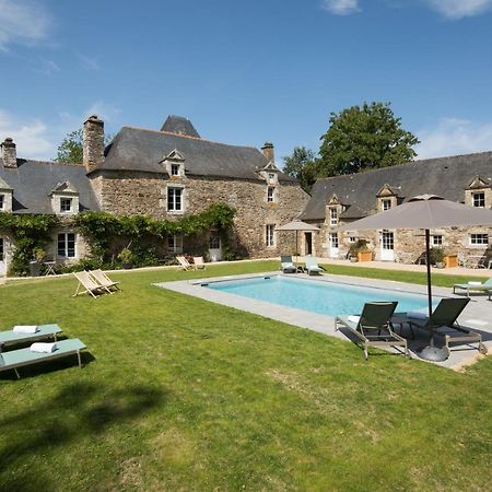 Manoir Du Vau D Arz Gites Et Chambres D Hotes Avec Piscine Malansac Esterno foto