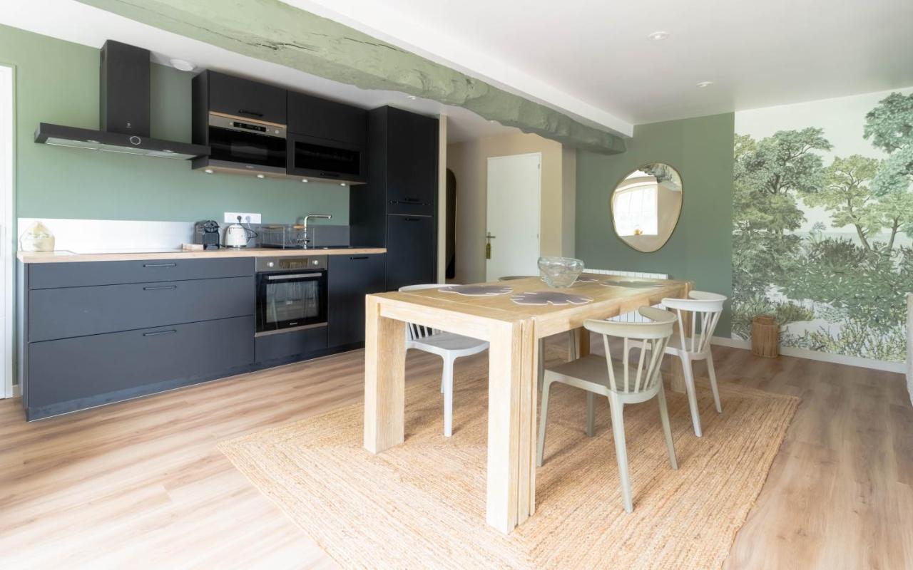 Manoir Du Vau D Arz Gites Et Chambres D Hotes Avec Piscine Malansac Esterno foto