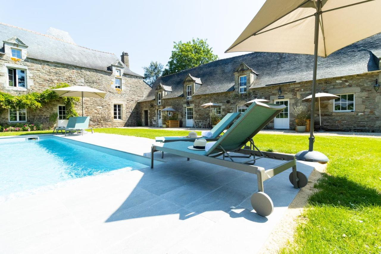 Manoir Du Vau D Arz Gites Et Chambres D Hotes Avec Piscine Malansac Esterno foto